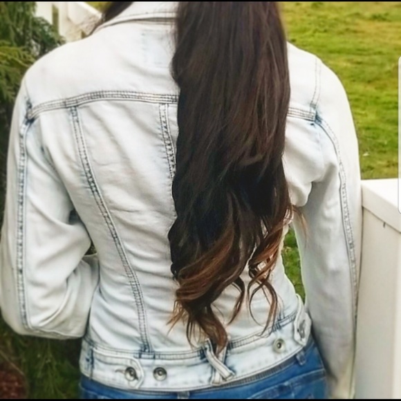 Forever 21 light blue jean jacket!!! 💙 - Picture 5 of 5